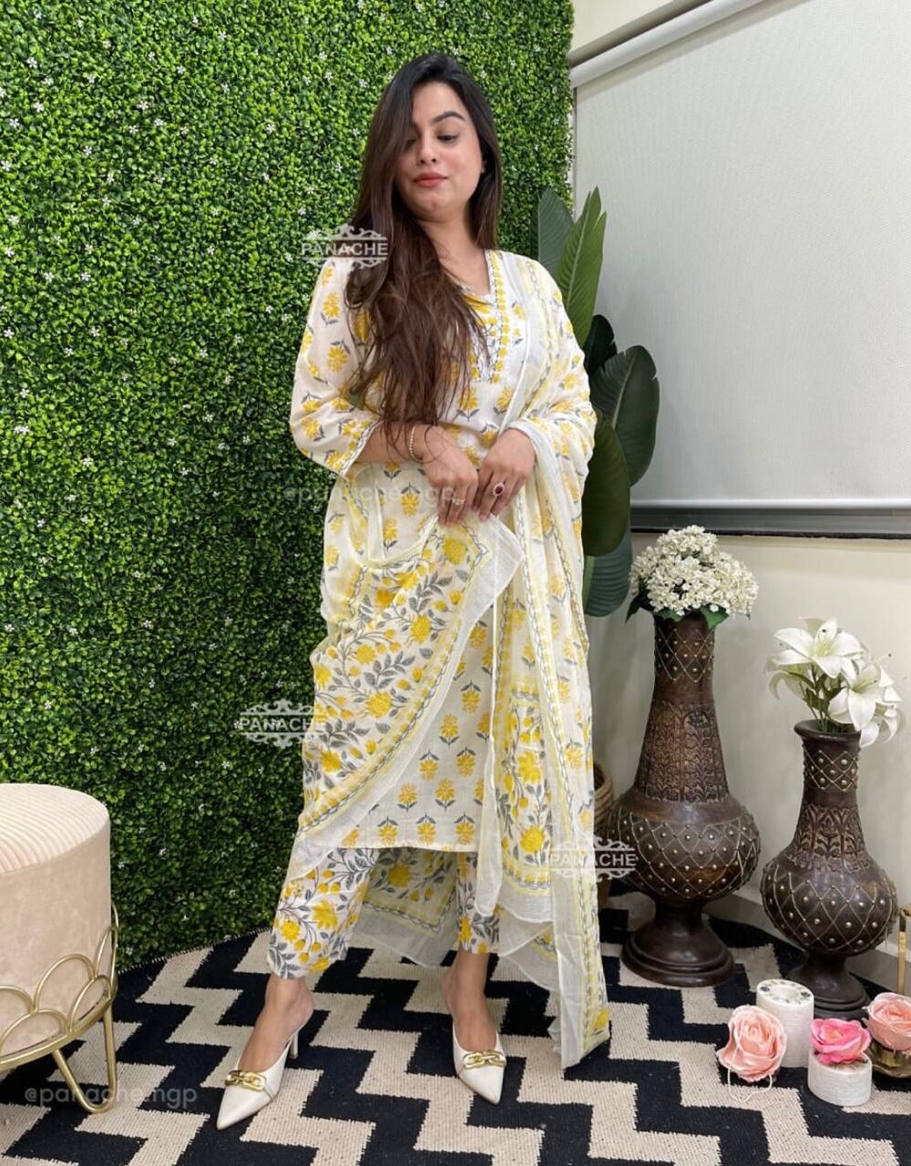 Yellow Flower with White Beautiful Kurti Pant With Dupatta Set - Image 2